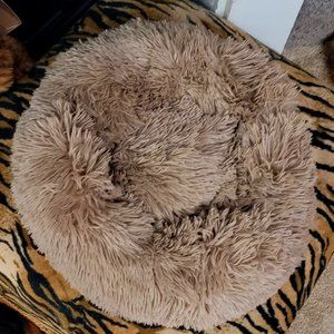 Pet Bed Dog or Cat Puppy Kitten Brown 16 in Round Plush Bran New!